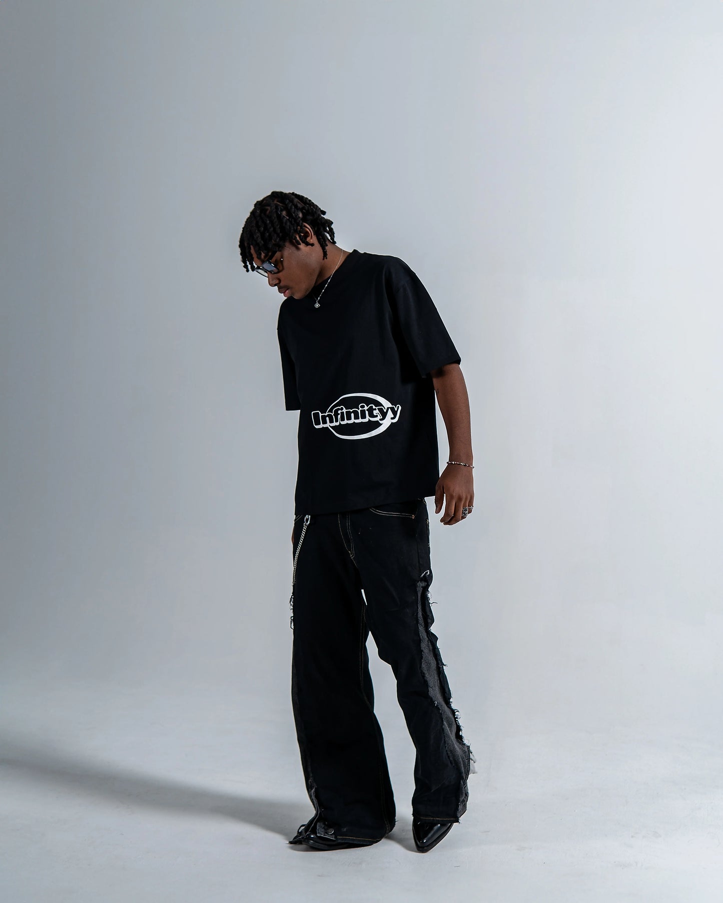 Infinityy Trust no one Black T-Shirt